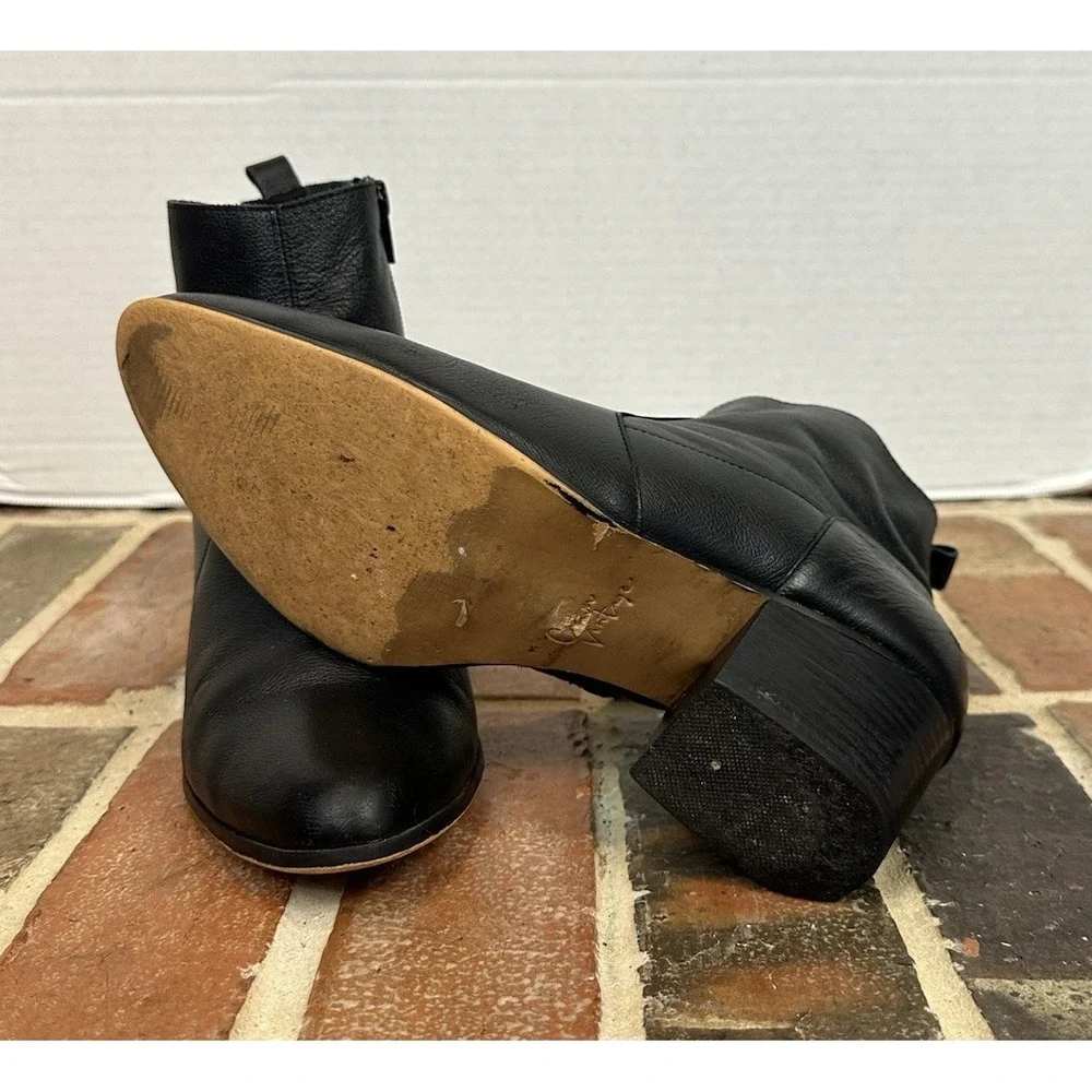 Vintage Crown Black Leather Ankle Boots Zip Up Pointy Toe Shoes Women's 8.5